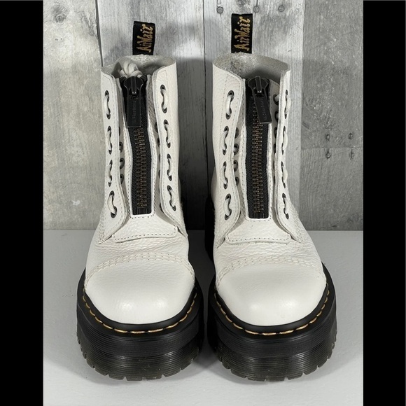 DR. MARTENS WOMEN’S SINCLAIR MILLED NAPPA LEATHER PLATFORM BOOTS WHITE SZ- 7 .US - Picture 2 of 12